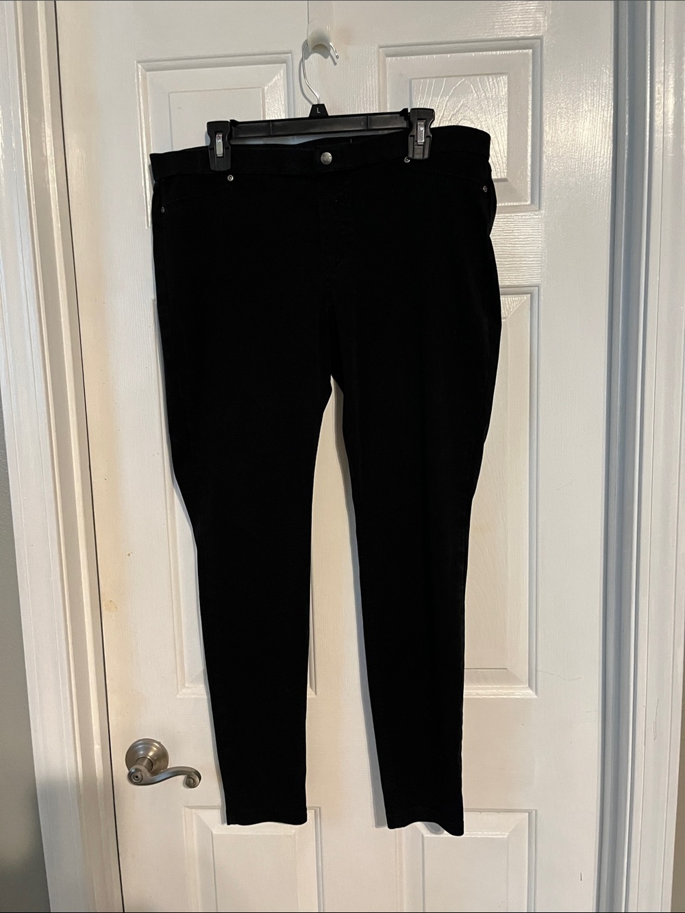 HUE Black High-Rise Skinny Jeans